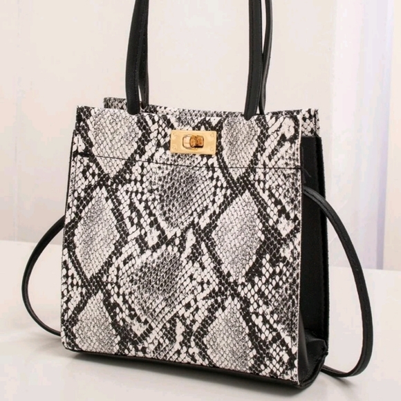 Snakeskin Pattern Shoulder Bag - Picture 2 of 6